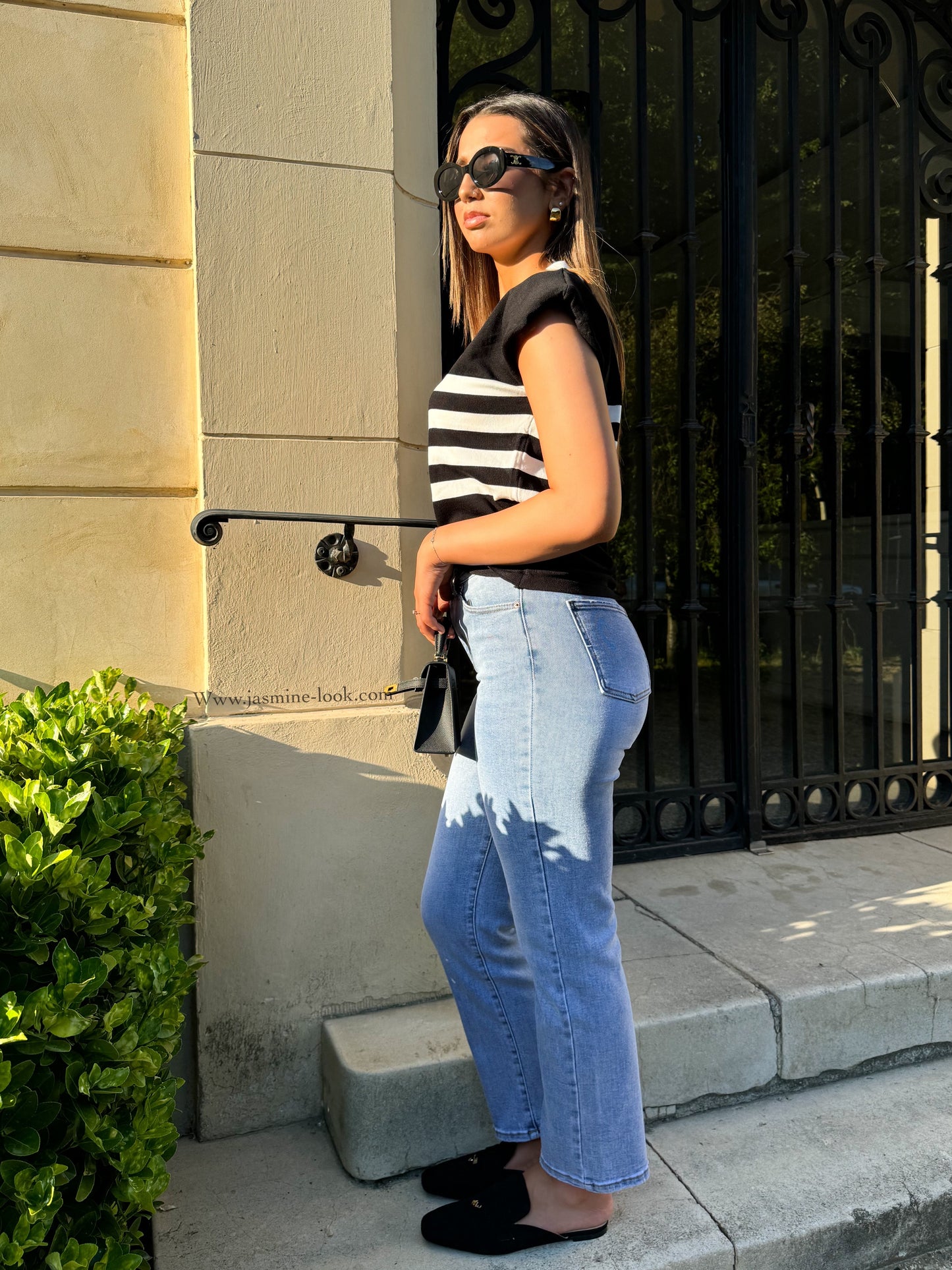 Paola black vest