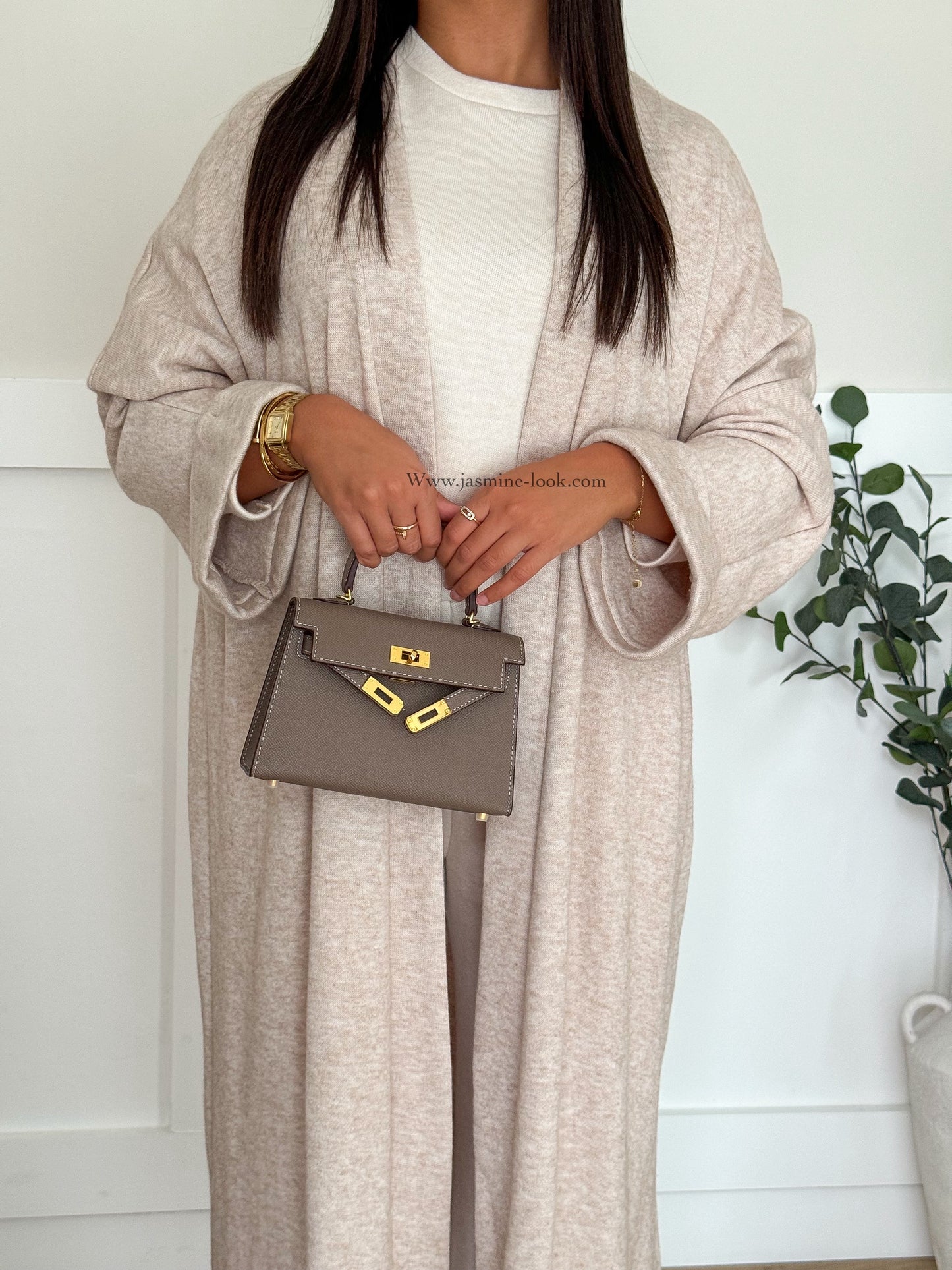 Modest taupe mottled vest