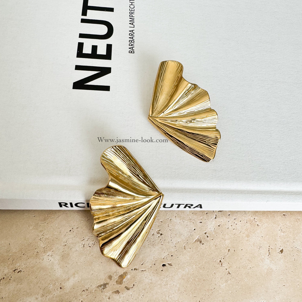 shell earring