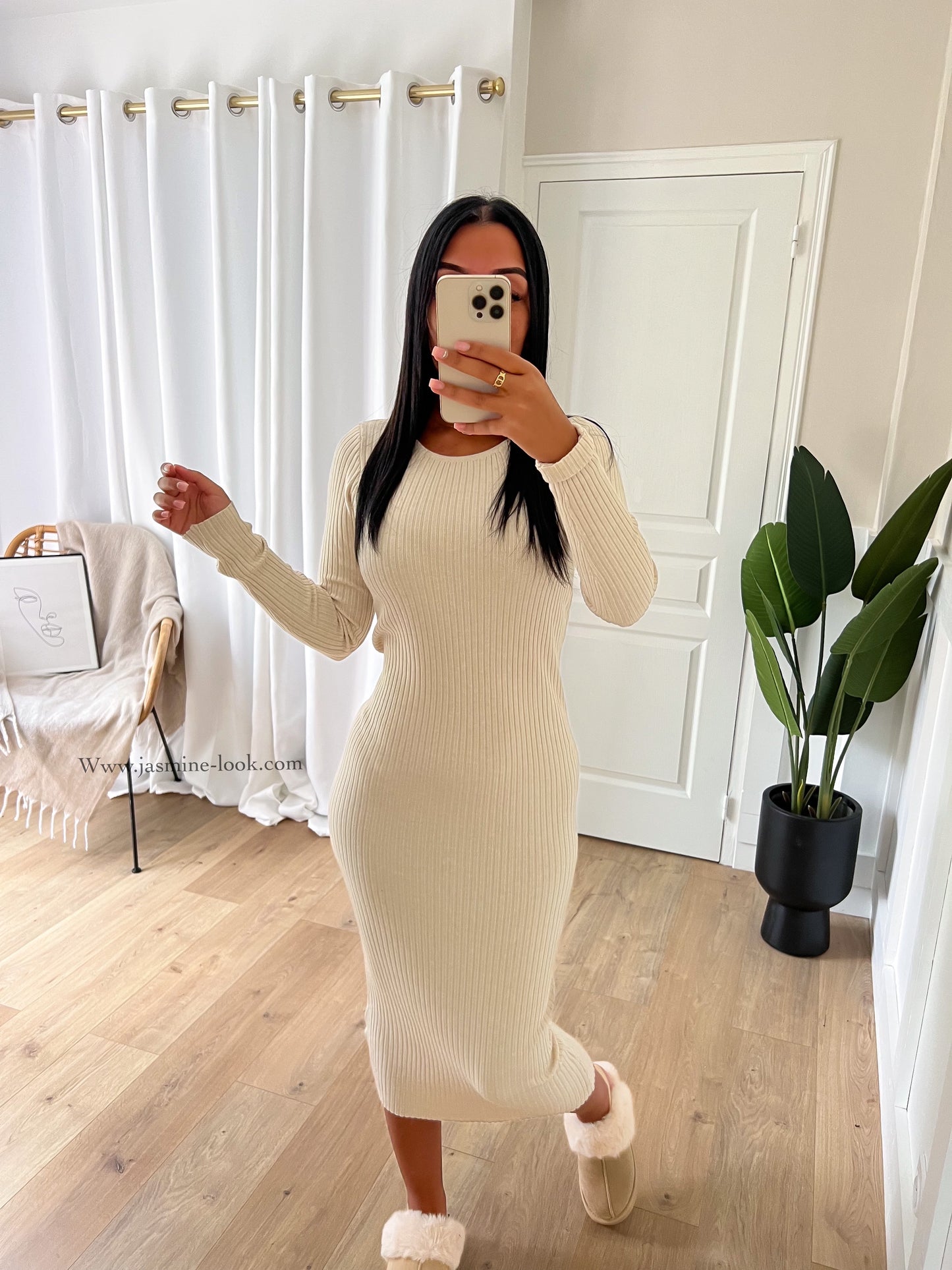 Basica beige sweater dress