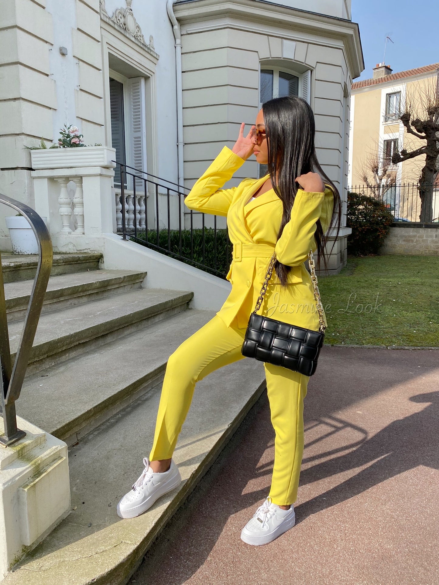 Besty yellow suit