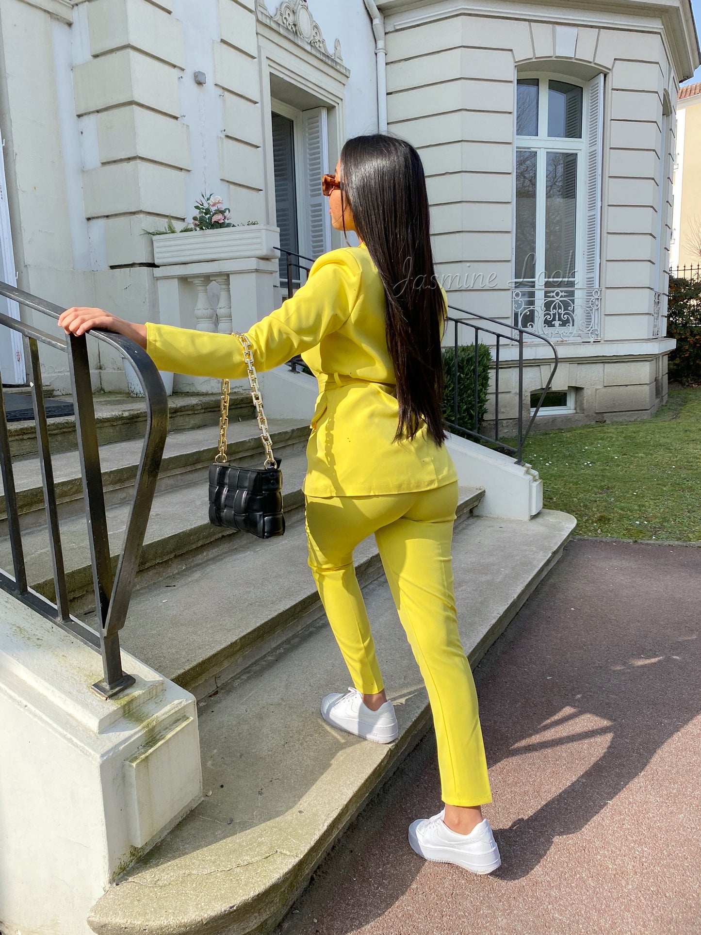 Besty yellow suit