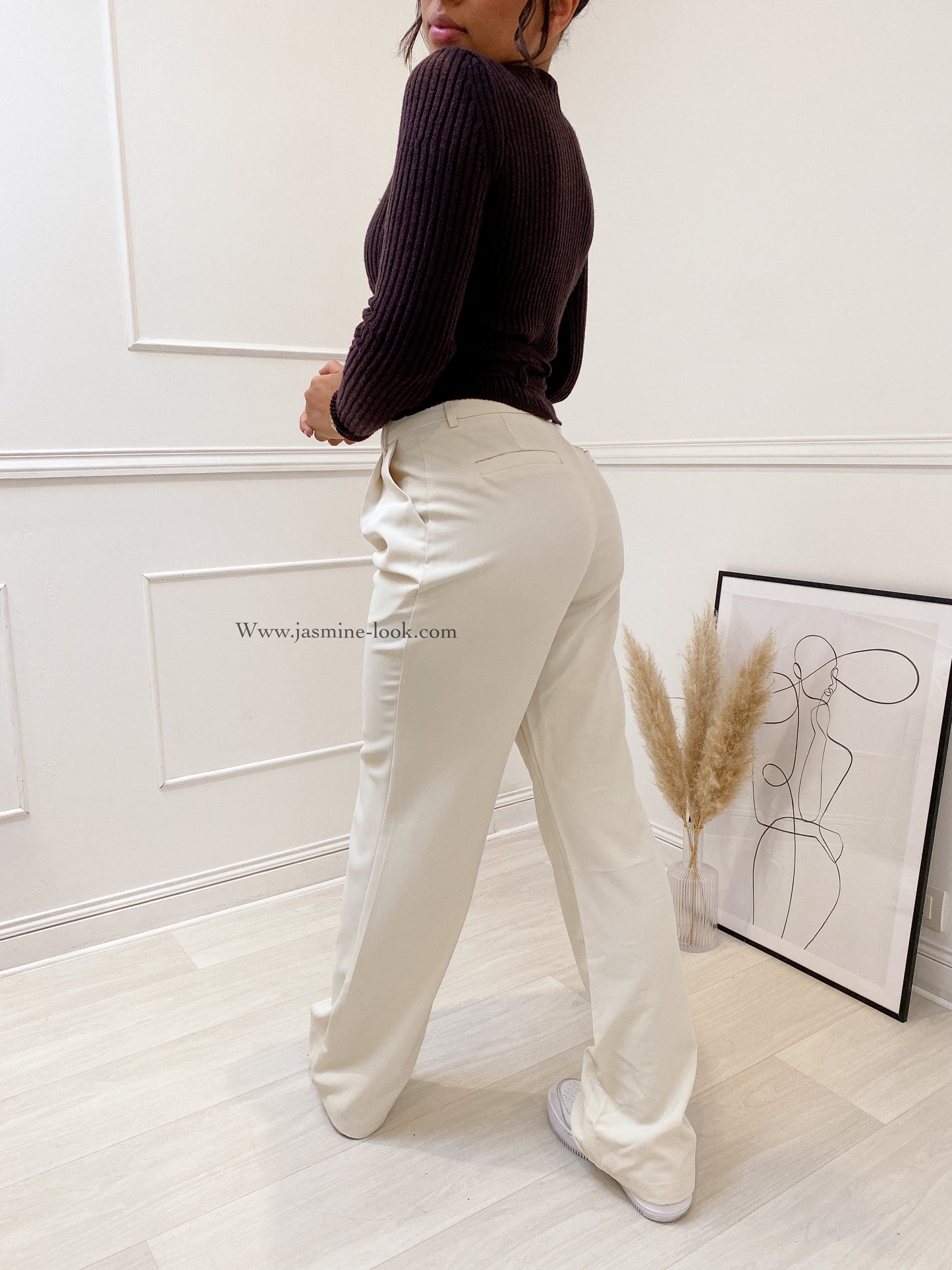 Nude flowing pants