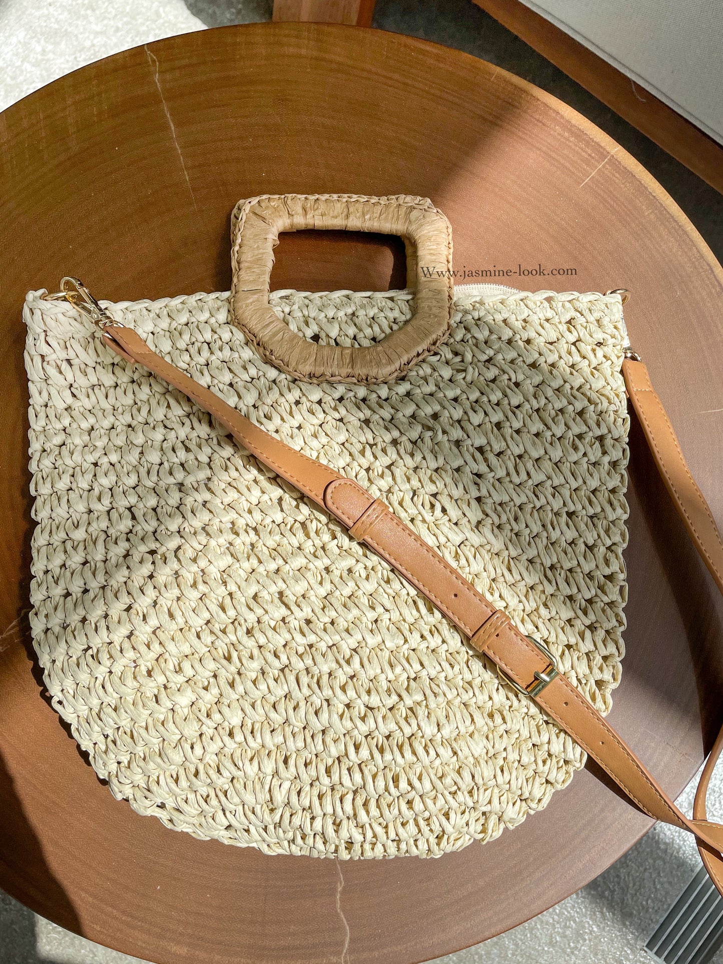 Wicker tote bag