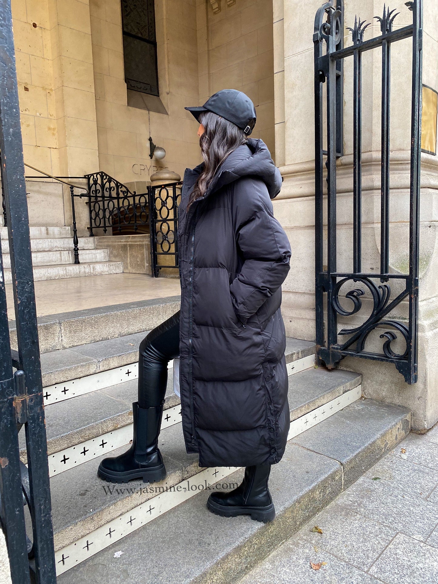 Maxi black down jacket